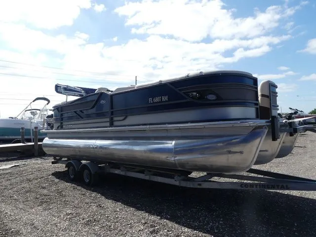 Slide: The Image of Crest Classic 23 Foot 230 2015 - 3