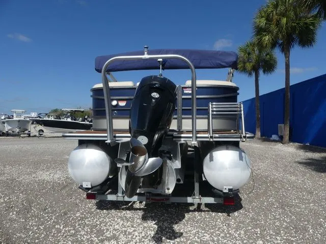 Slide: The Image of Crest Classic 23 Foot 230 2015 - 5