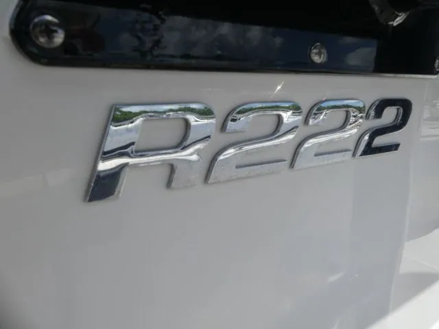 Slide: The Image of Robalo R222 2021 - 15