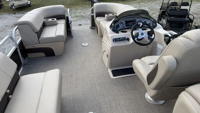 Slide: The Image of Sun Tracker Party Barge 22 DLX 2019 - 4