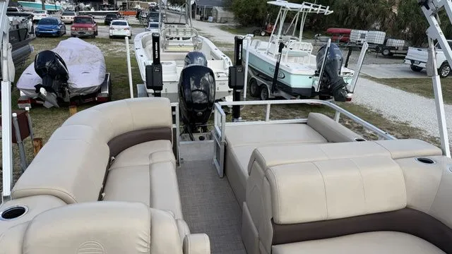 Slide: The Image of Sun Tracker Party Barge 22 DLX 2019 - 5