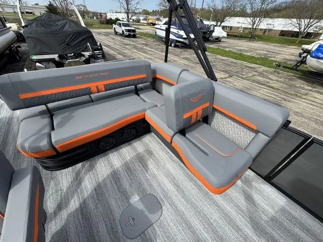 Slide: The Image of Bennington M Swingback 24 MSB 2026 - 15