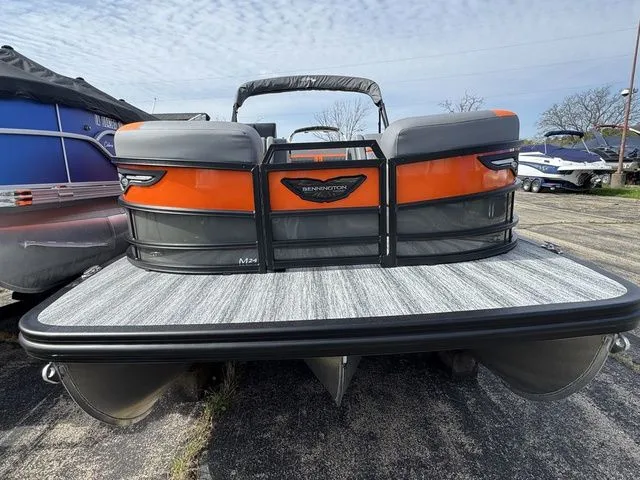 Slide: The Image of Bennington M Swingback 24 MSB 2026 - 3