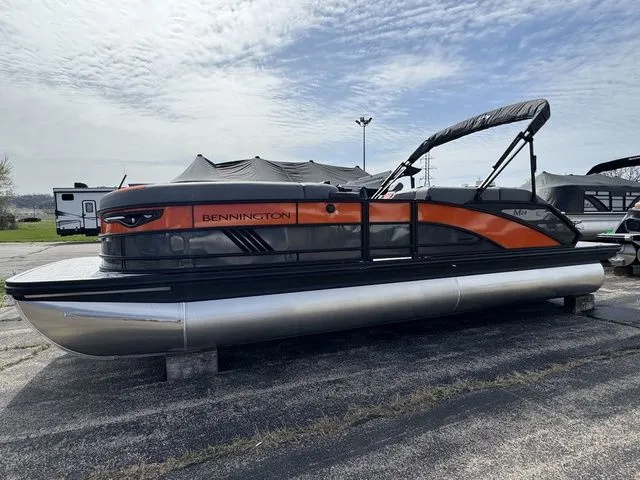 Slide: The Image of Bennington M Swingback 24 MSB 2026 - 4