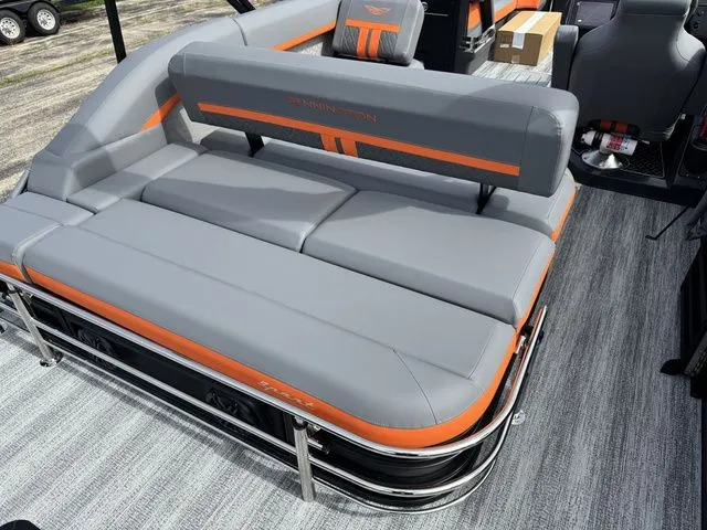 Slide: The Image of Bennington M Swingback 24 MSB 2026 - 9