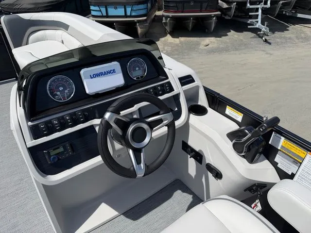 Slide: The Image of Godfrey Sweetwater 2286 SFLC Tritoon - Suzuki 150 2026 - 10