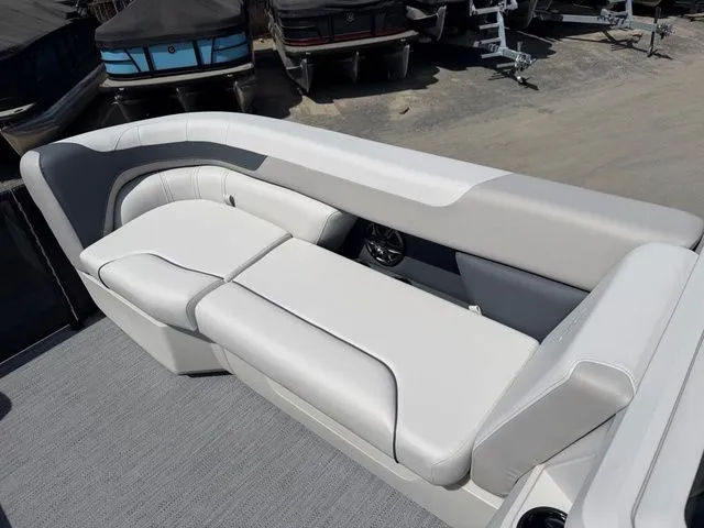 Slide: The Image of Godfrey Sweetwater 2286 SFLC Tritoon - Suzuki 150 2026 - 11