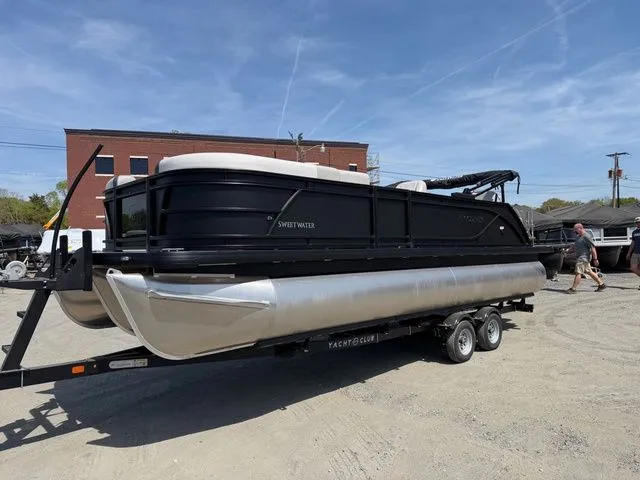 Slide: The Image of Godfrey Sweetwater 2286 SFLC Tritoon - Suzuki 150 2026 - 3