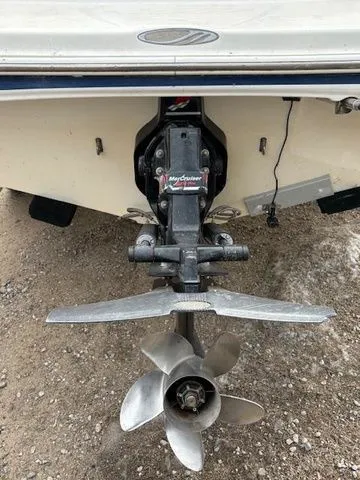 Slide: The Image of Maxum 1800 SR 2003 - 12