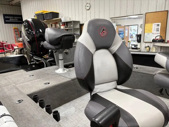 Slide: The Image of Alumacraft Competitor 185 2019 - 12