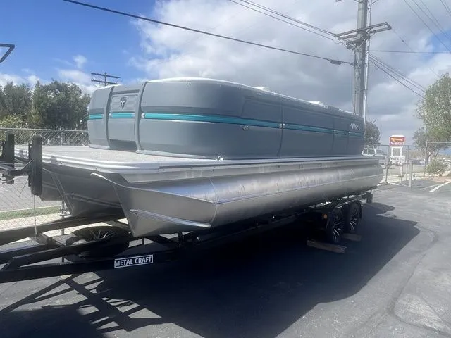 Slide: The Image of Avalon 23 Quad Lounge 2026 - 3