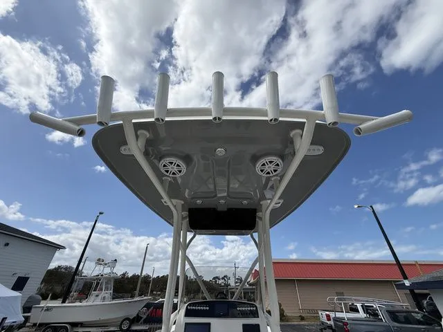 Slide: The Image of Pioneer 220 Bay Sport 2026 - 10