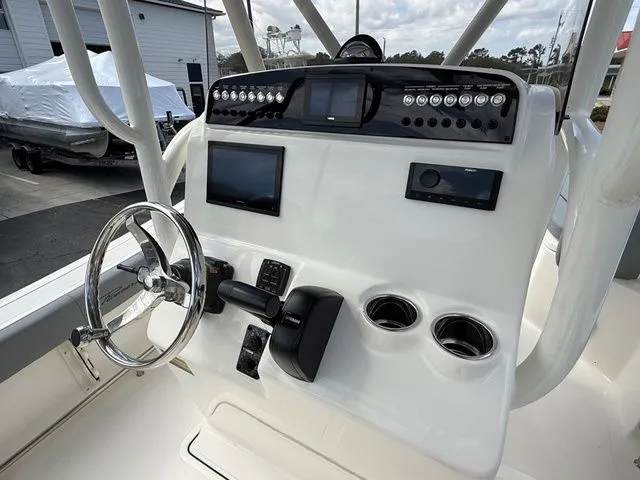 Slide: The Image of Pioneer 220 Bay Sport 2026 - 11