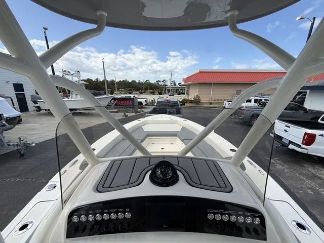 Slide: The Image of Pioneer 220 Bay Sport 2026 - 12