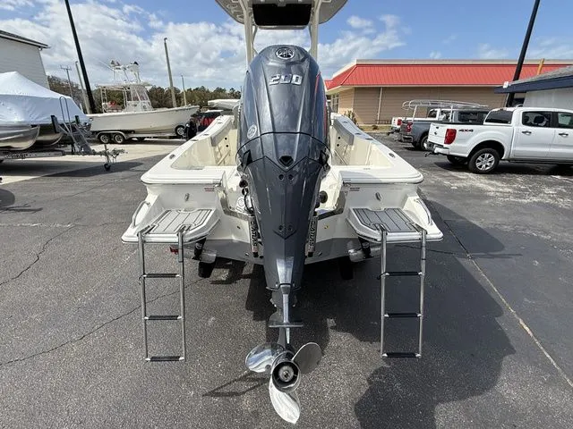 Slide: The Image of Pioneer 220 Bay Sport 2026 - 5