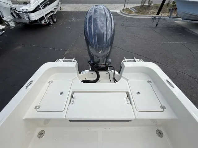 Slide: The Image of Pioneer 220 Bay Sport 2026 - 7