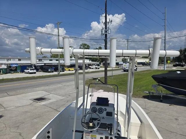 Slide: The Image of Bayliner T21BAY 2021 - 11