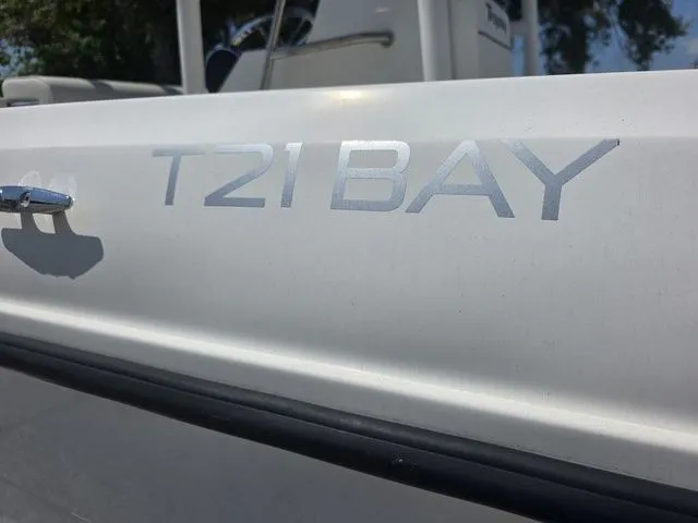 Slide: The Image of Bayliner T21BAY 2021 - 18