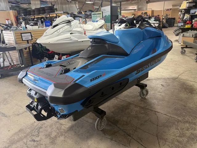 Slide: The Image of Sea-Doo RXP-X™ 325 Tech, BRP Premium A, iBR Gulfstream Blu 2026 - 15