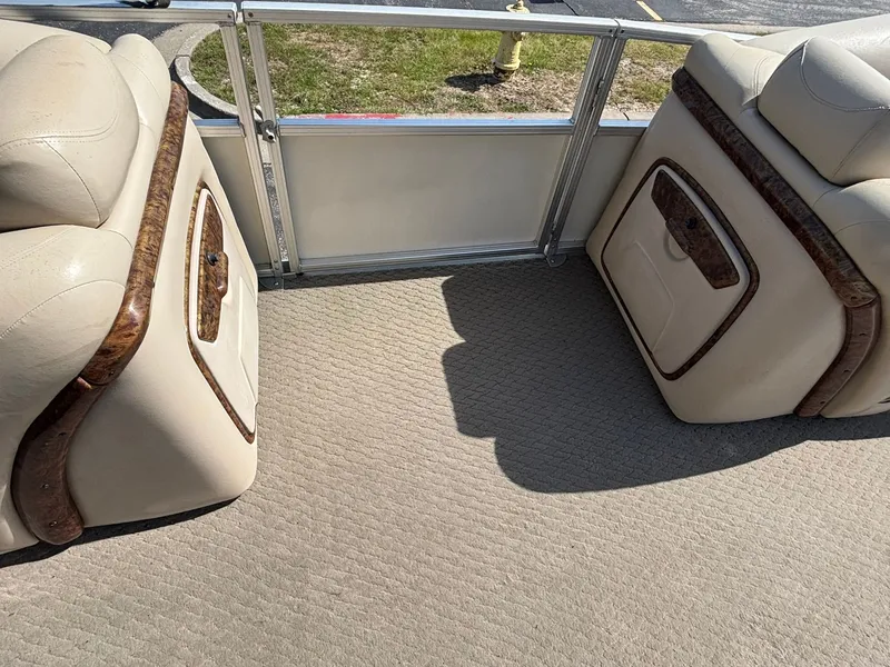 Slide: The Image of Sun Tracker Party Barge 22 2010 - 15