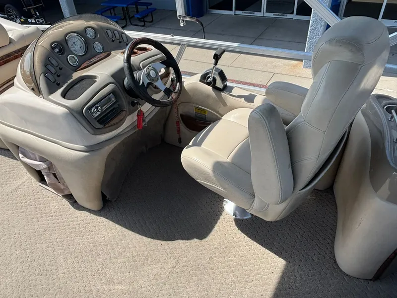 Slide: The Image of Sun Tracker Party Barge 22 2010 - 26