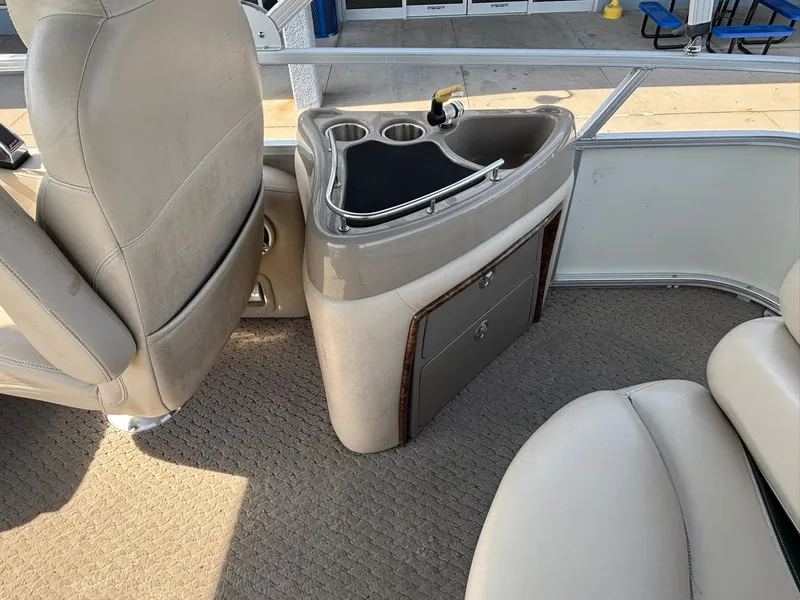 Slide: The Image of Sun Tracker Party Barge 22 2010 - 32