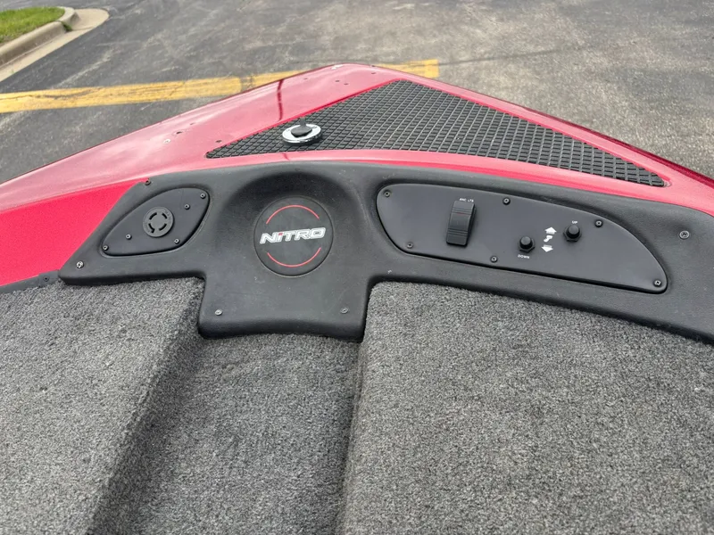 Slide: The Image of Tracker NX 882 DC 2003 - 24