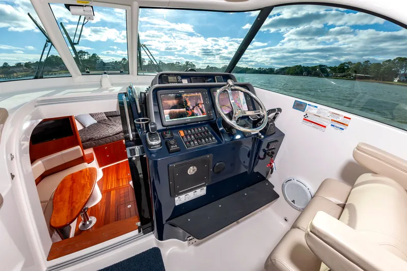 Slide: The Image of Pursuit OS 385 Offshore 2015 - 18