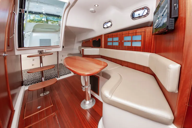 Slide: The Image of Pursuit OS 385 Offshore 2015 - 22