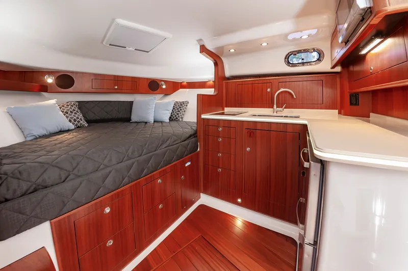 Slide: The Image of Pursuit OS 385 Offshore 2015 - 23