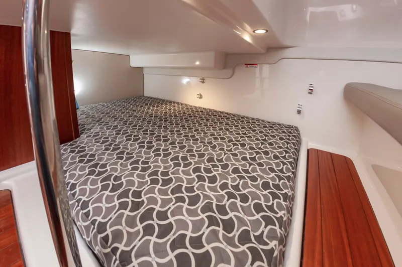 Slide: The Image of Pursuit OS 385 Offshore 2015 - 37