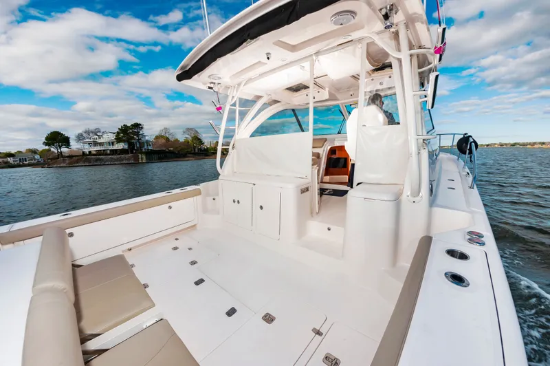 Slide: The Image of Pursuit OS 385 Offshore 2015 - 8