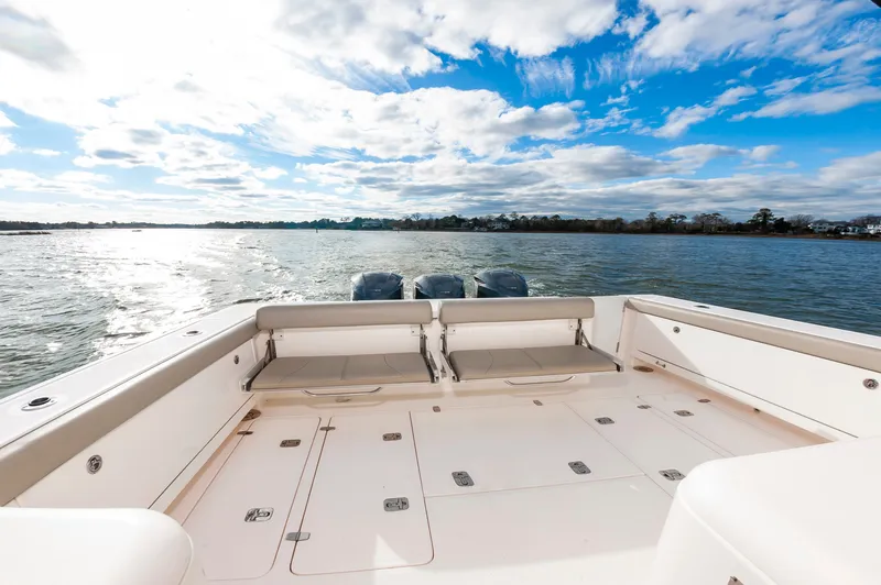 Slide: The Image of Pursuit OS 385 Offshore 2015 - 9