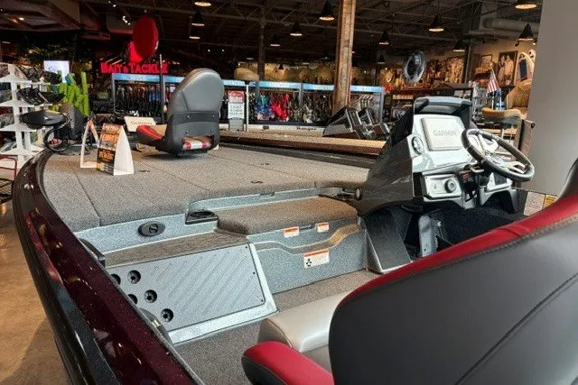 Slide: The Image of 2026 Nitro Z20 XL Pro boat interior with Garmin system, displayed in a showroom. - 118