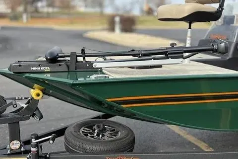 Slide: The Image of 2026 Tracker Bass Tracker Classic Limited boat with Minn Kota trolling motor. - 54