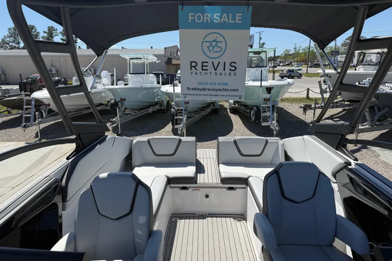 Slide: The Image of 2023 Yamaha Boats AR250 for sale at Revis Yacht Sales, interior view. - 23