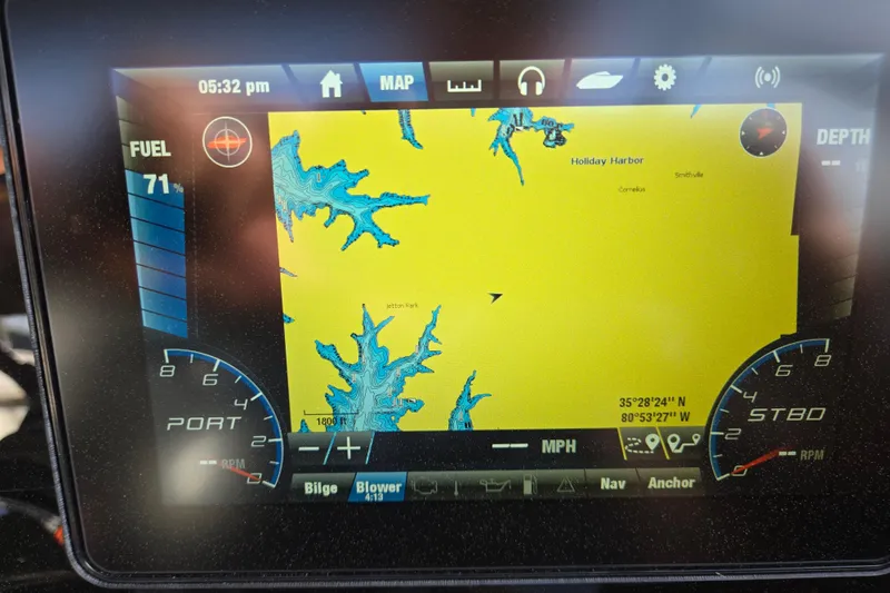 Slide: The Image of Yamaha Boats 2022 212S dashboard displaying GPS map and fuel level at 71%. - 49