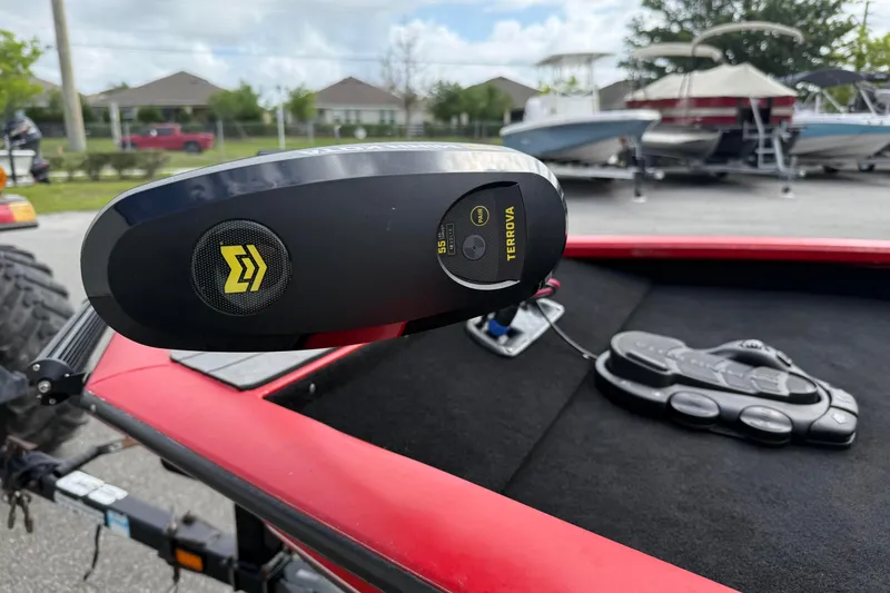 Slide: The Image of 2007 Tracker Pro Team 175 TXW boat with Terrova trolling motor and foot pedal. - 8