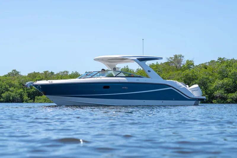 Slide: The Image of Sea Ray SLX 310 Outboard 2023 - 2