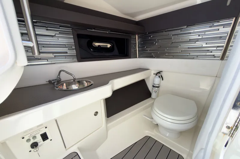 Slide: The Image of Sea Ray SLX 310 Outboard 2023 - 20
