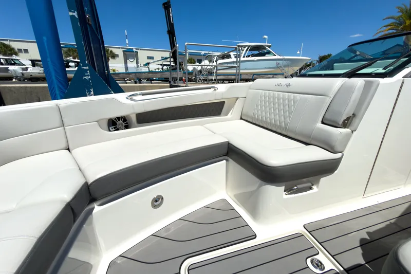 Slide: The Image of Sea Ray SLX 310 Outboard 2023 - 23