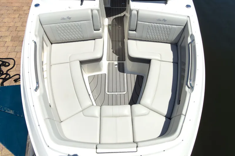 Slide: The Image of Sea Ray SLX 310 Outboard 2023 - 24