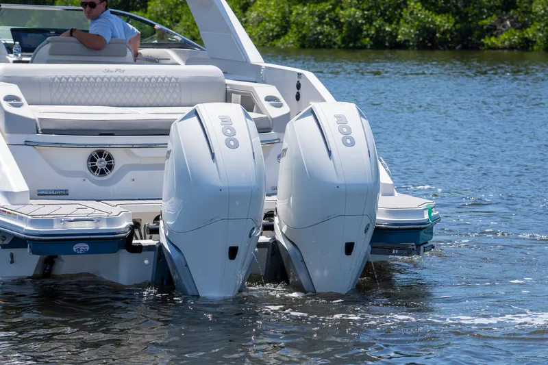 Slide: The Image of Sea Ray SLX 310 Outboard 2023 - 4