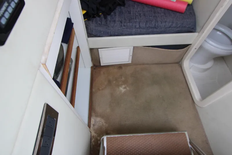 Slide: The Image of Interior of 2014 Sunseeker Manhattan 55 yacht showing cabin and bathroom area. - 49