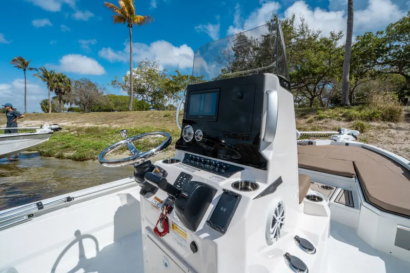 Slide: The Image of Avid 23 Fusion 2026 boat console with modern design and features. - 11