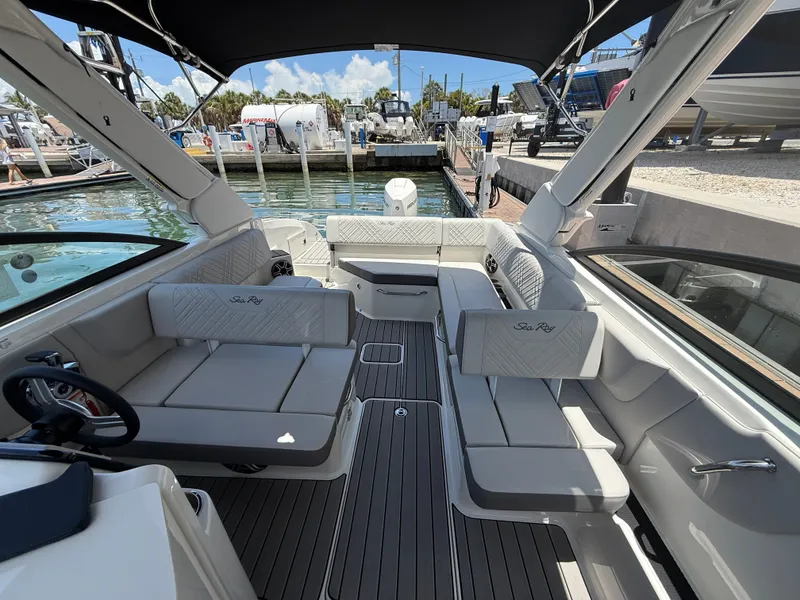 Slide: The Image of Sea Ray SDX 270 Outboard 2026 - 10
