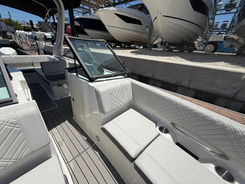 Slide: The Image of Sea Ray SDX 270 Outboard 2026 - 8