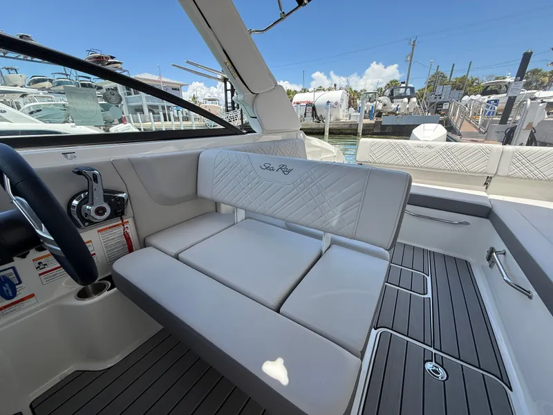 Slide: The Image of Sea Ray SDX 270 Outboard 2026 - 14