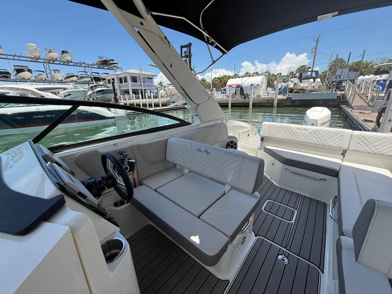 Slide: The Image of Sea Ray SDX 270 Outboard 2026 - 11