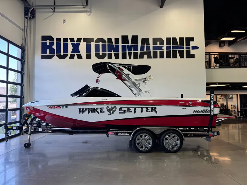 Slide: The Image of 2012 Malibu Wakesetter 23 LSV boat at Buxton Marine. - 4